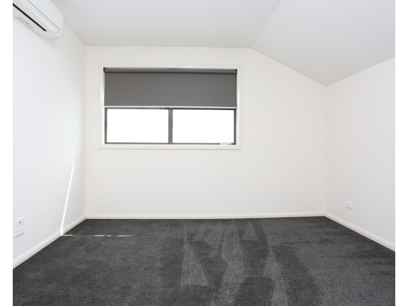 2/8 Illawarra Street, Glenroy VIC 3046