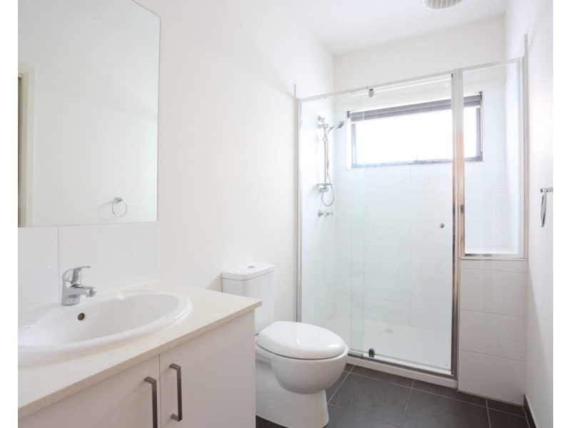 2/8 Illawarra Street, Glenroy VIC 3046