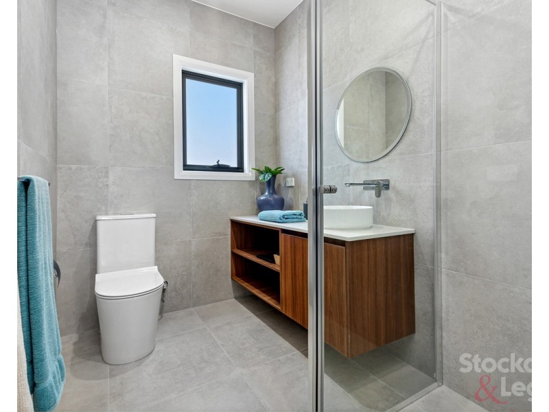 2/24 Maude Avenue, Glenroy VIC 3046