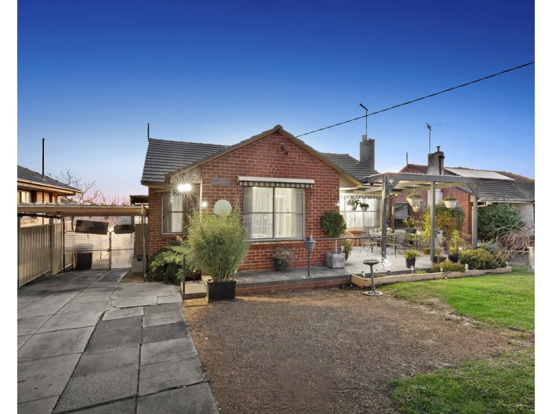 85 Sunset Boulevard, Jacana VIC 3047