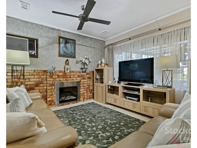 85 Sunset Boulevard, Jacana VIC 3047