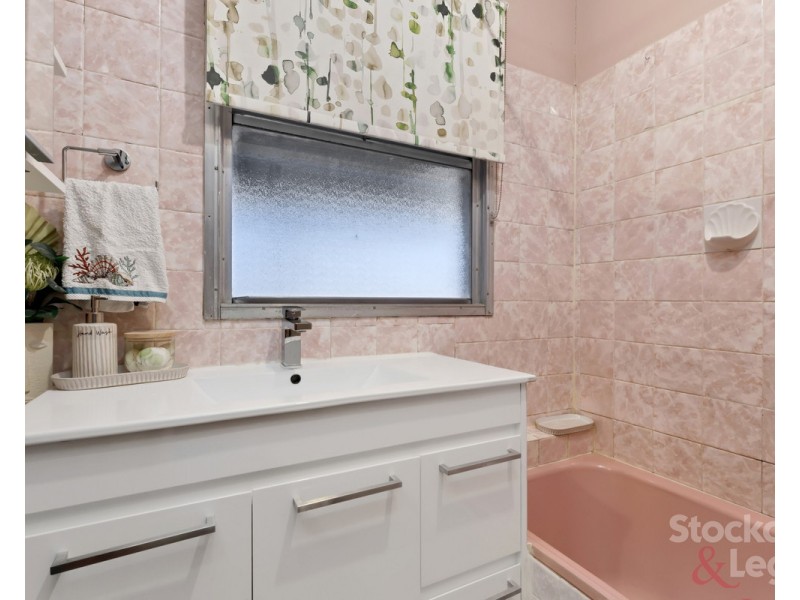 85 Sunset Boulevard, Jacana VIC 3047