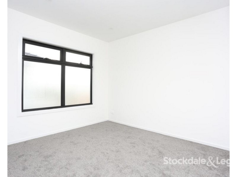 8 Chifley Avenue, Glenroy VIC 3046