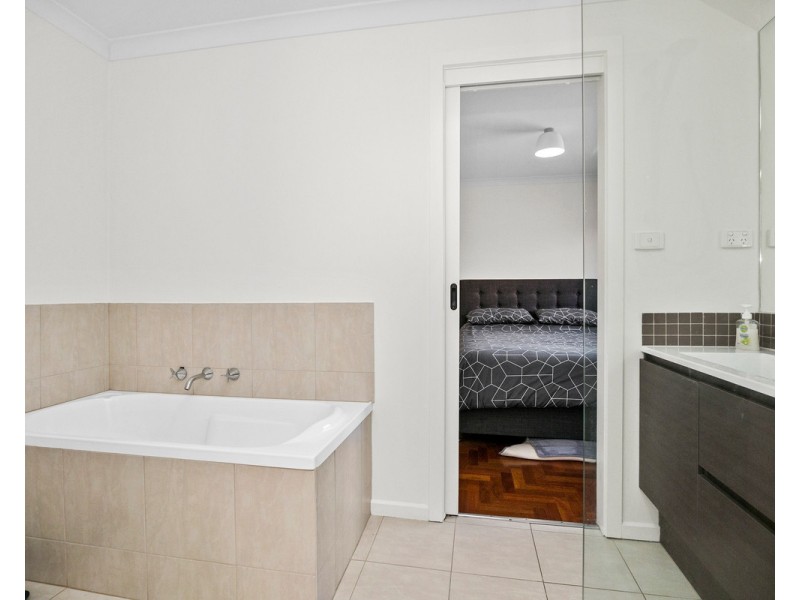 2/52 Isla Avenue, Glenroy VIC 3046