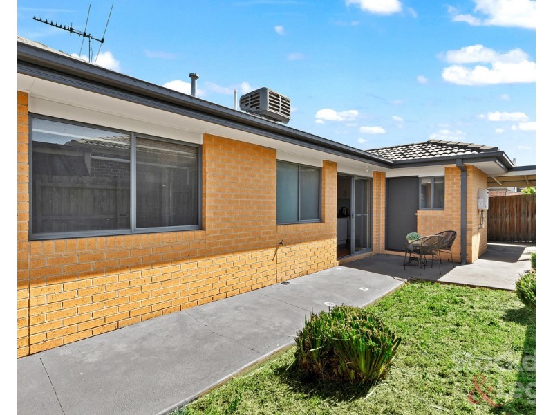 2/36 Loongana Avenue, Glenroy VIC 3046
