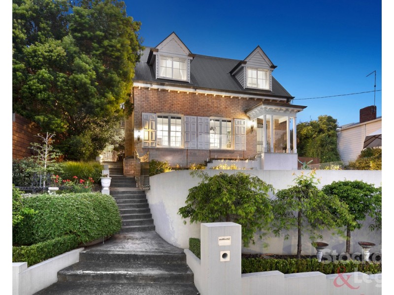 22 Greenbank Crescent, Pascoe Vale South VIC 3044