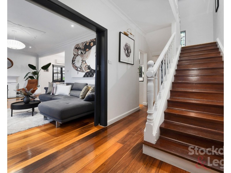 22 Greenbank Crescent, Pascoe Vale South VIC 3044