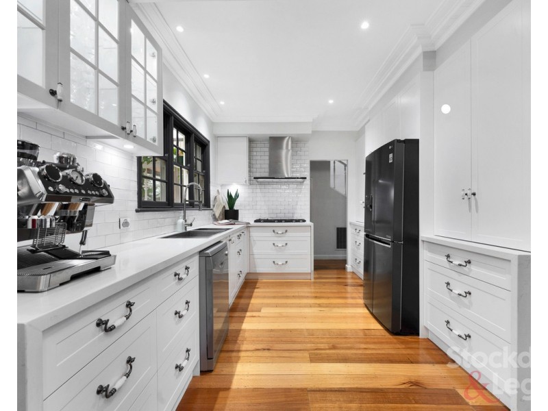 22 Greenbank Crescent, Pascoe Vale South VIC 3044