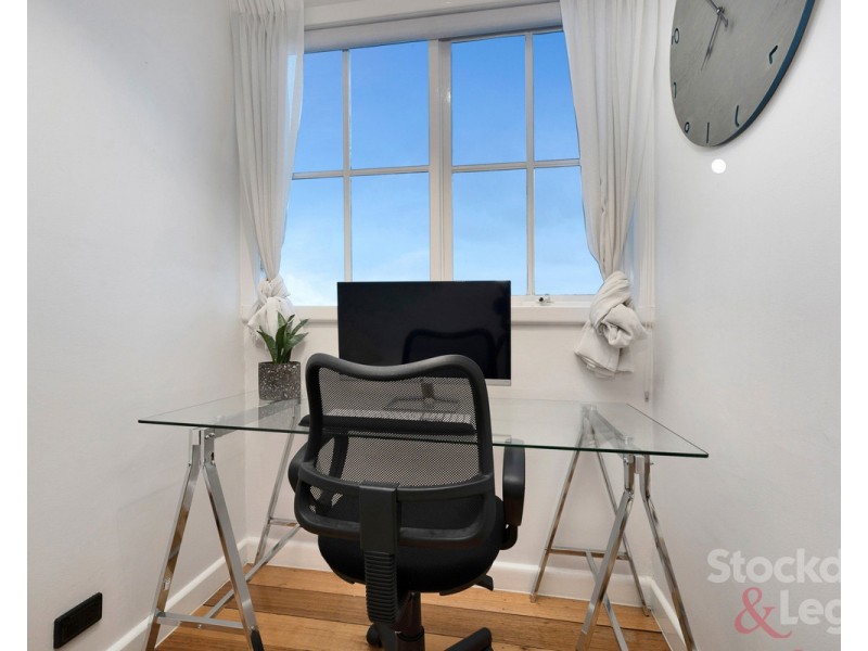 22 Greenbank Crescent, Pascoe Vale South VIC 3044