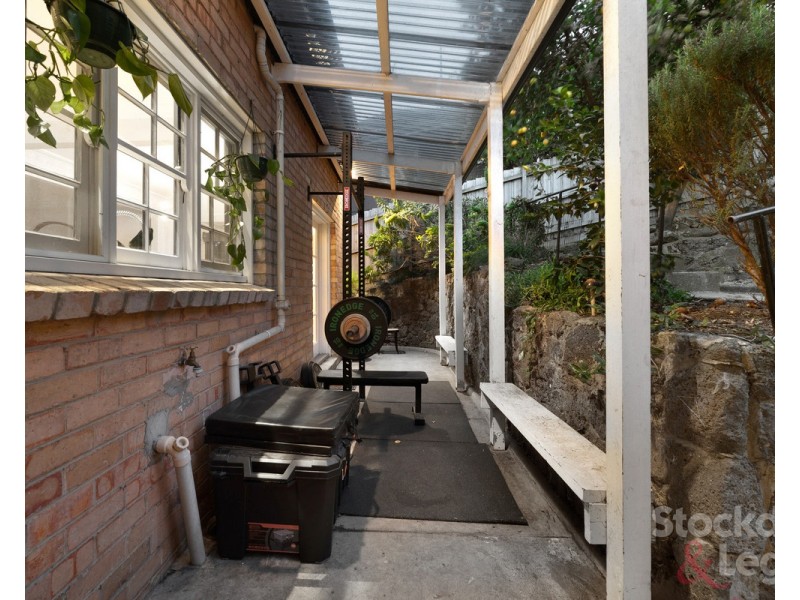 22 Greenbank Crescent, Pascoe Vale South VIC 3044