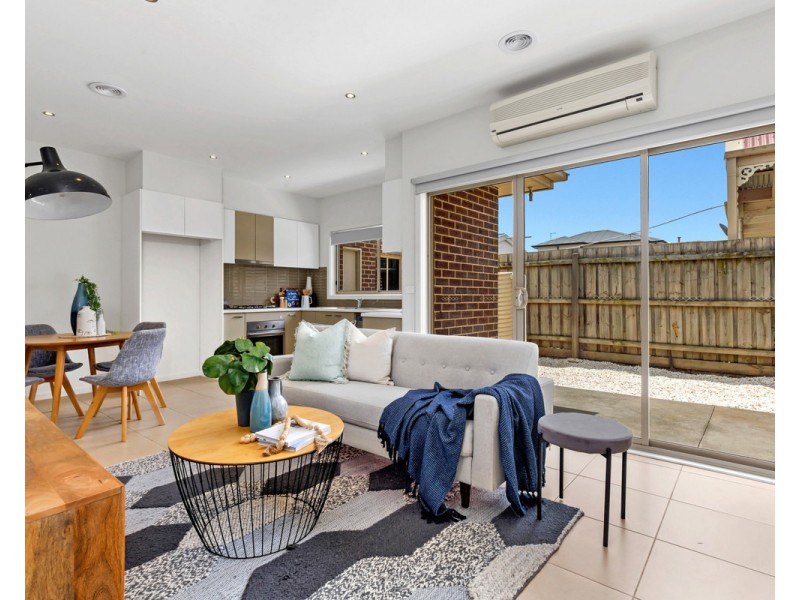 2/7 Leonard Avenue, Glenroy VIC 3046