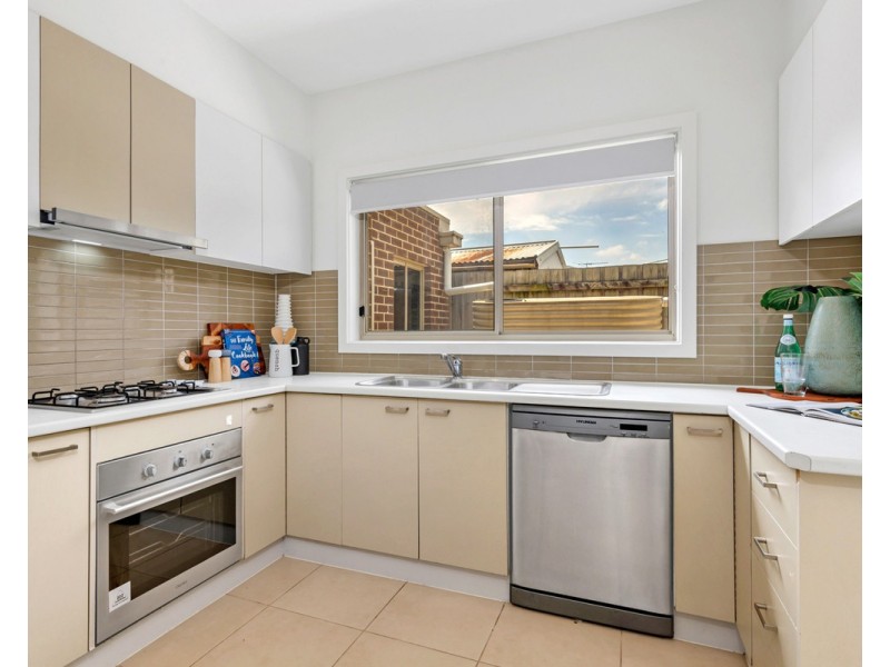 2/7 Leonard Avenue, Glenroy VIC 3046