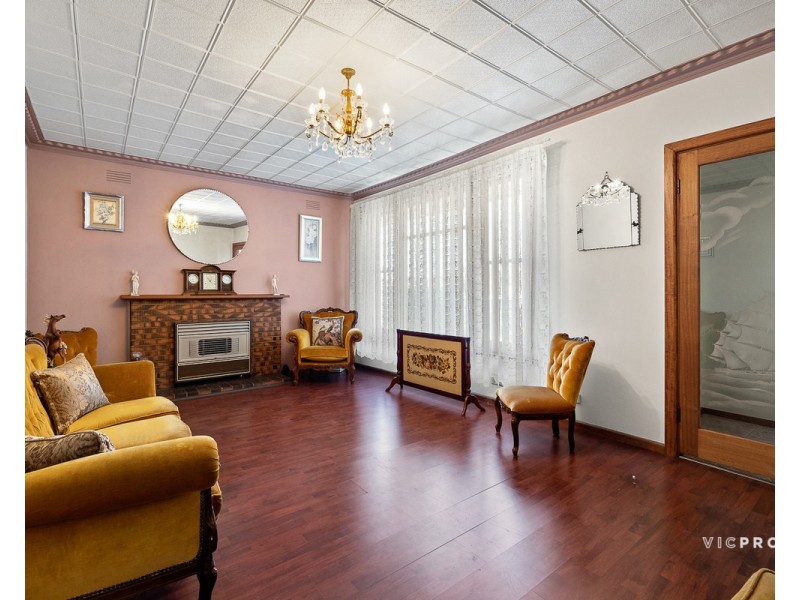 42 Angus Street, Hadfield VIC 3046