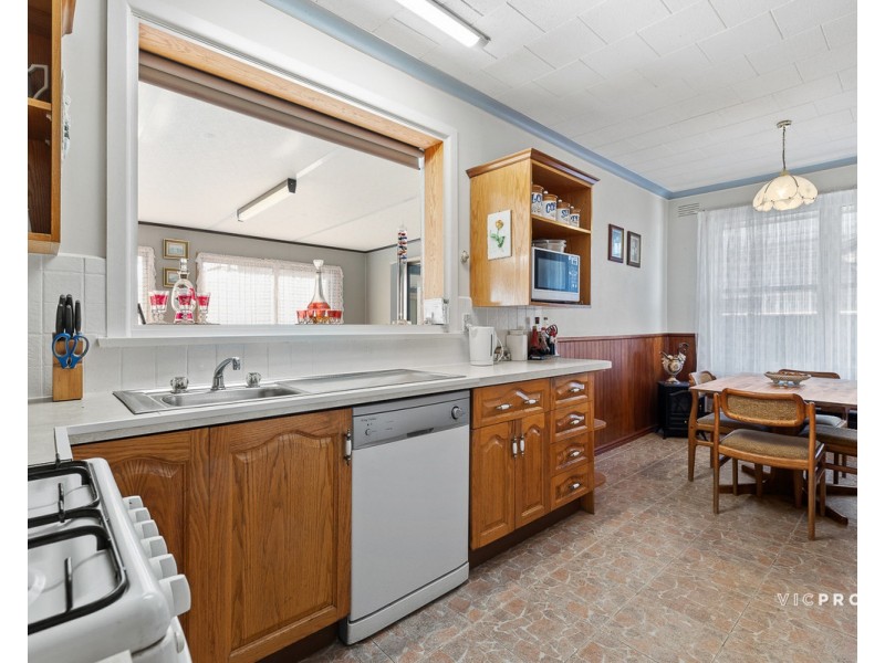 42 Angus Street, Hadfield VIC 3046