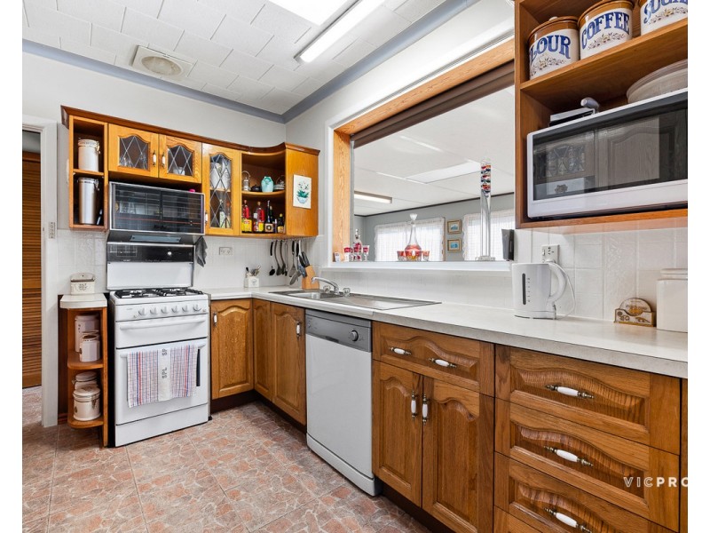 42 Angus Street, Hadfield VIC 3046