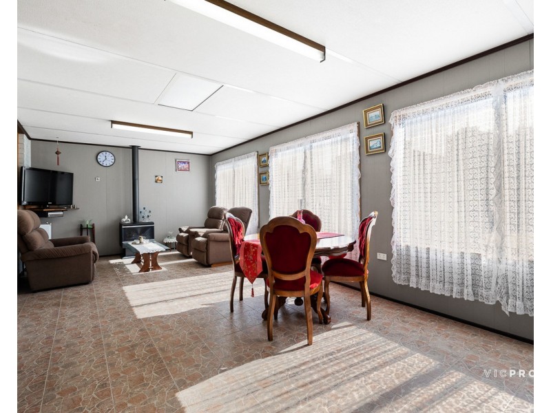 42 Angus Street, Hadfield VIC 3046