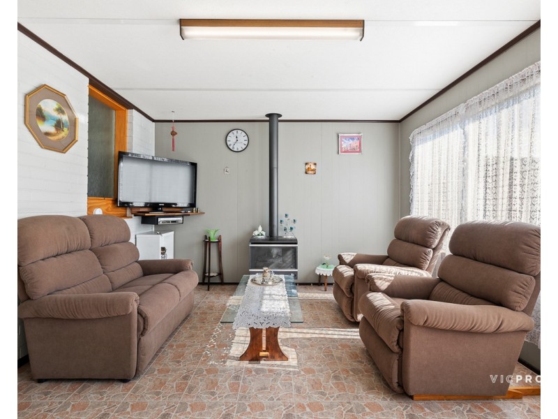 42 Angus Street, Hadfield VIC 3046