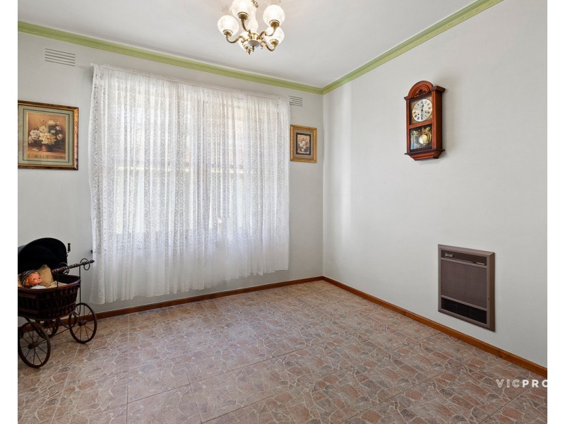 42 Angus Street, Hadfield VIC 3046
