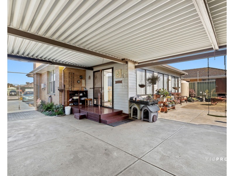 42 Angus Street, Hadfield VIC 3046