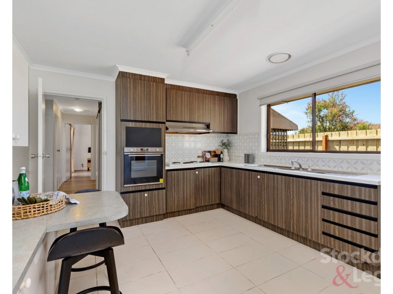 2/16 Quick Street, Pascoe Vale VIC 3044