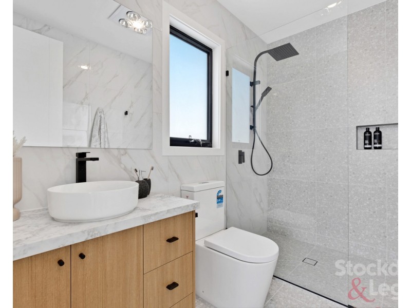 2/12 North Box Court, Hadfield VIC 3046