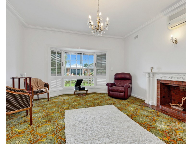 8 Barbara Street, Hadfield VIC 3046