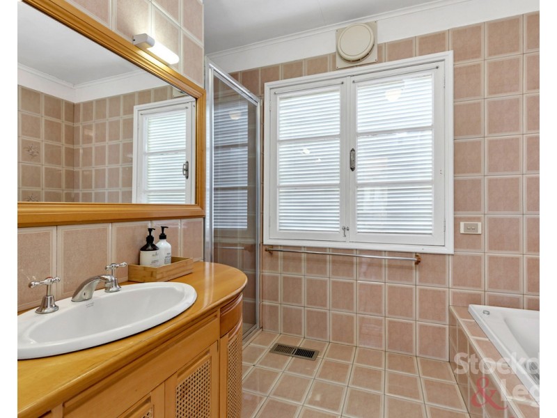 8 Barbara Street, Hadfield VIC 3046