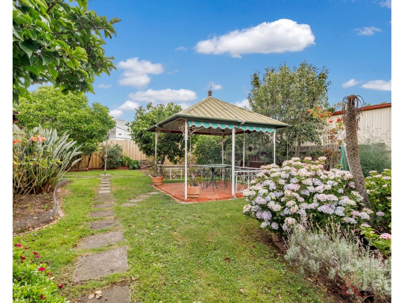 8 Barbara Street, Hadfield VIC 3046