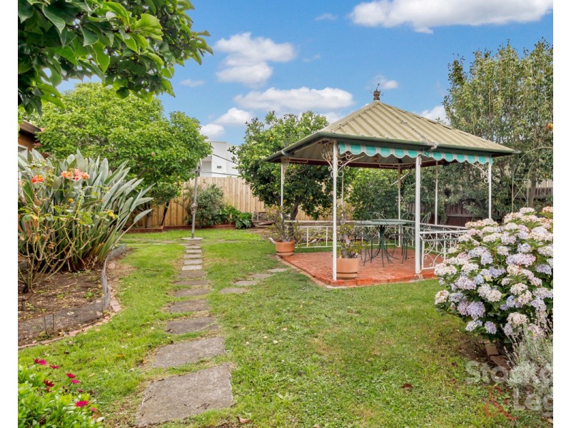 8 Barbara Street, Hadfield VIC 3046