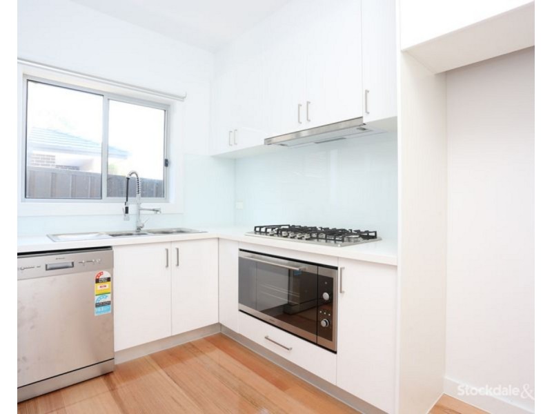 2/2 South Box Court, Hadfield VIC 3046