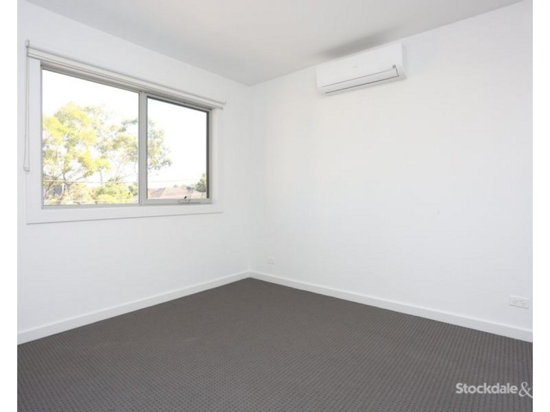2/2 South Box Court, Hadfield VIC 3046
