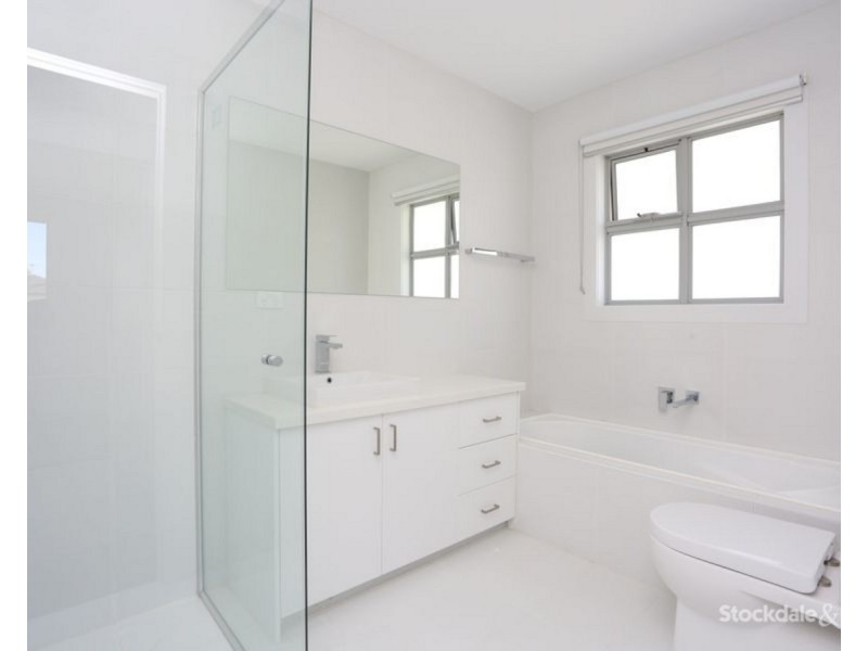 2/2 South Box Court, Hadfield VIC 3046