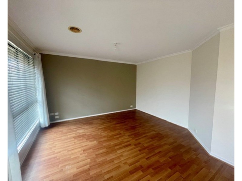 2/14 Nicholson Crescent, Meadow Heights VIC 3048