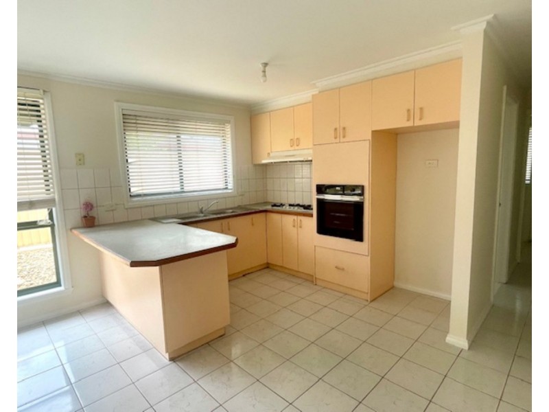 2/14 Nicholson Crescent, Meadow Heights VIC 3048