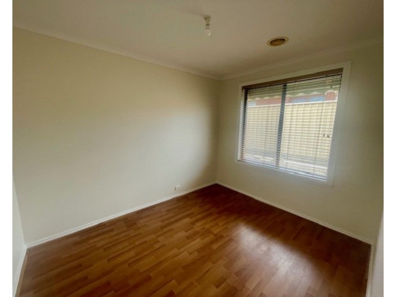 2/14 Nicholson Crescent, Meadow Heights VIC 3048