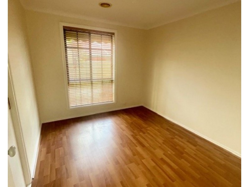 2/14 Nicholson Crescent, Meadow Heights VIC 3048