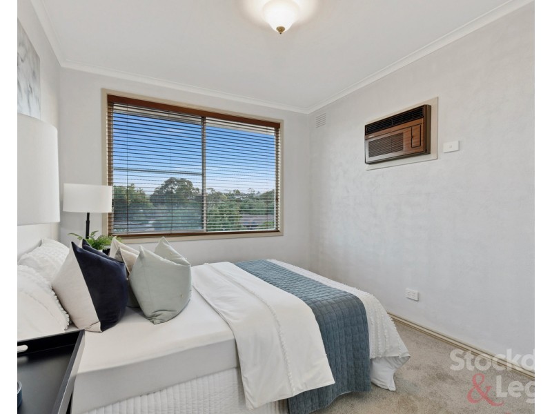 77 Devereaux Street, Oak Park VIC 3046