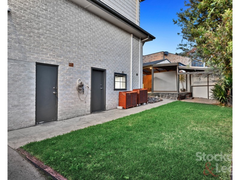 77 Devereaux Street, Oak Park VIC 3046