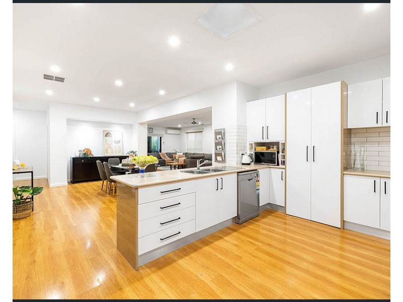 21 Lysterfield Drive, Greenvale VIC 3059