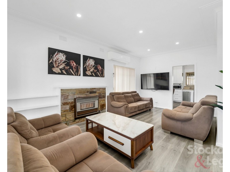 8 Glen Street, Glenroy VIC 3046