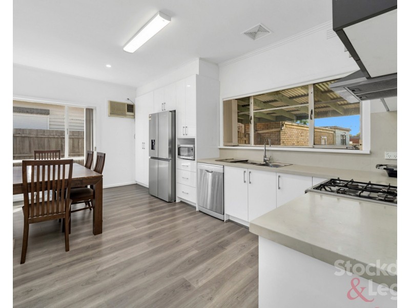 8 Glen Street, Glenroy VIC 3046