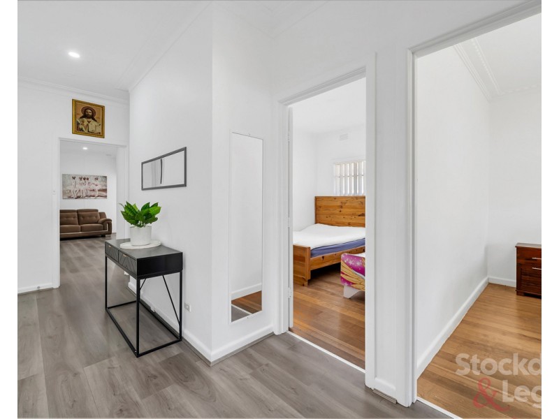 8 Glen Street, Glenroy VIC 3046