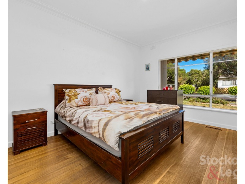 8 Glen Street, Glenroy VIC 3046