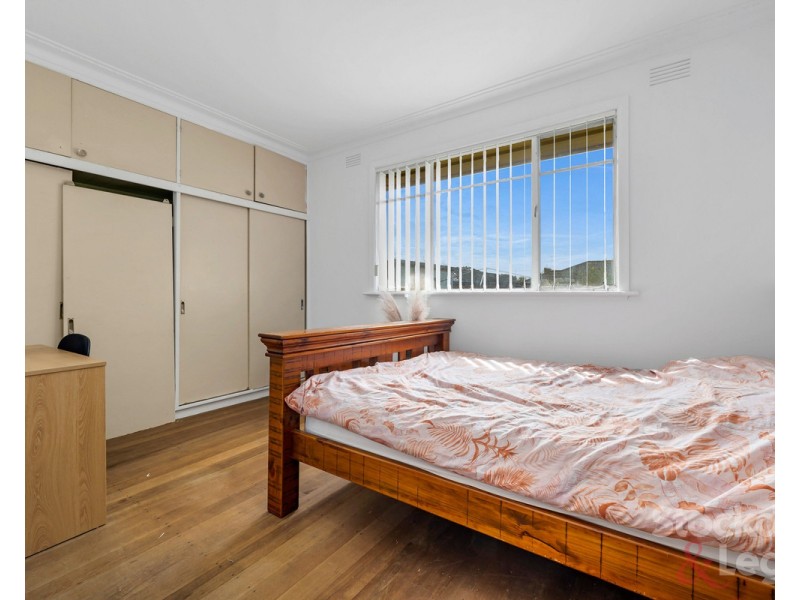 8 Glen Street, Glenroy VIC 3046