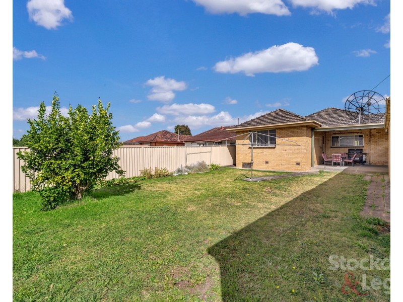 8 Glen Street, Glenroy VIC 3046