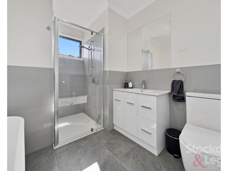 2/12 Becket Street South, Glenroy VIC 3046