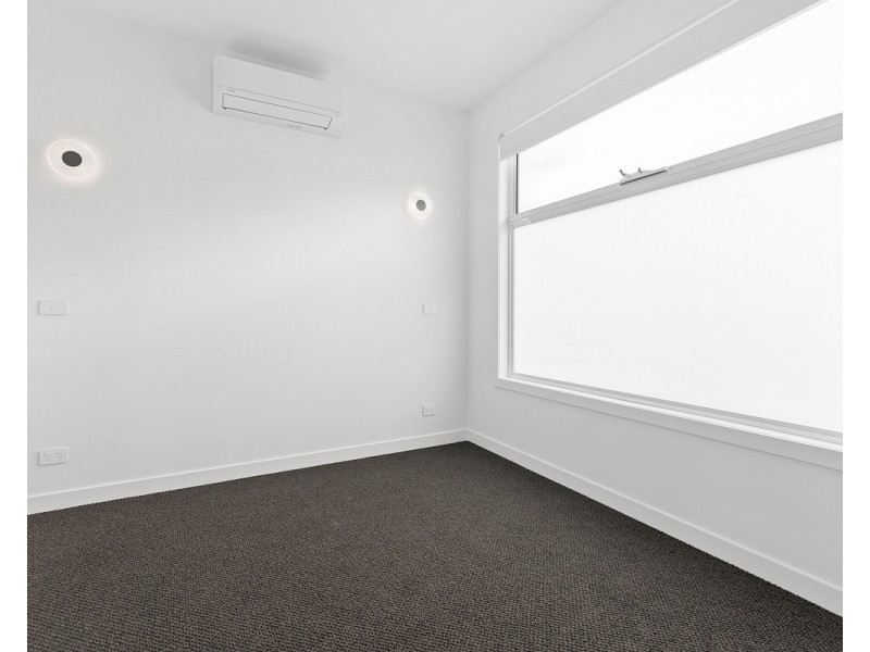 2 & 3/18 Magnolia Street, Oak Park VIC 3046