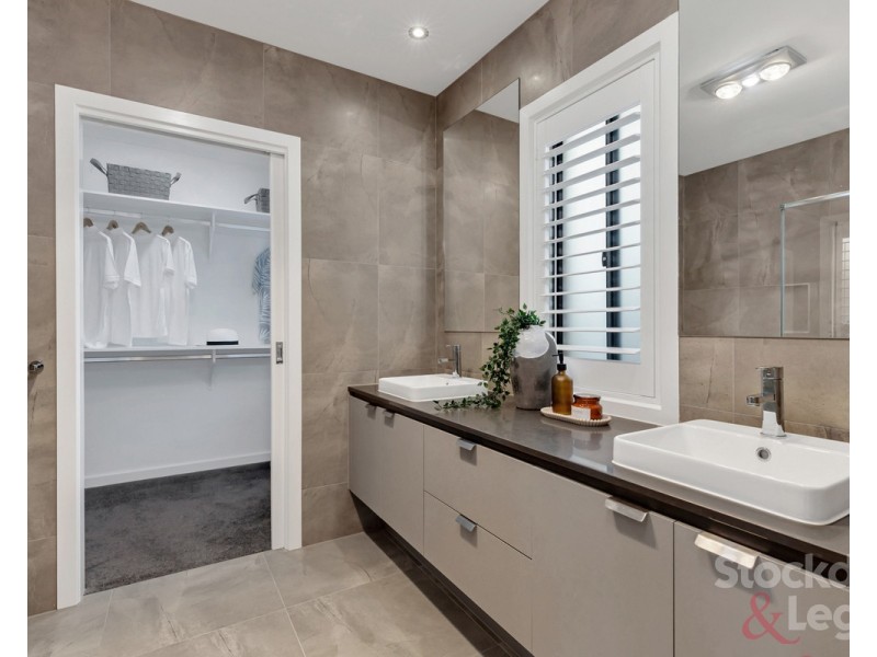 2 Pimbial Court, Hadfield VIC 3046