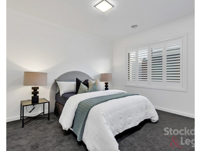 2 Pimbial Court, Hadfield VIC 3046