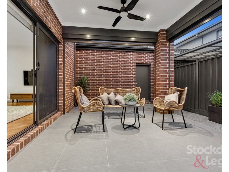 2 Pimbial Court, Hadfield VIC 3046